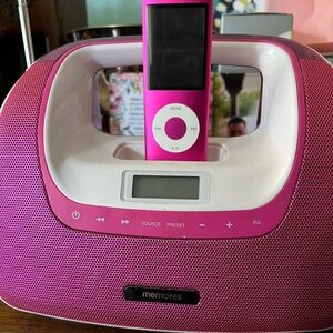 iPod Nano with Memorex MP3 Player